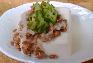 大根おろし納豆がけ冷やっこ　おくらバージョン