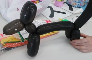 バルーンアートの練習中！